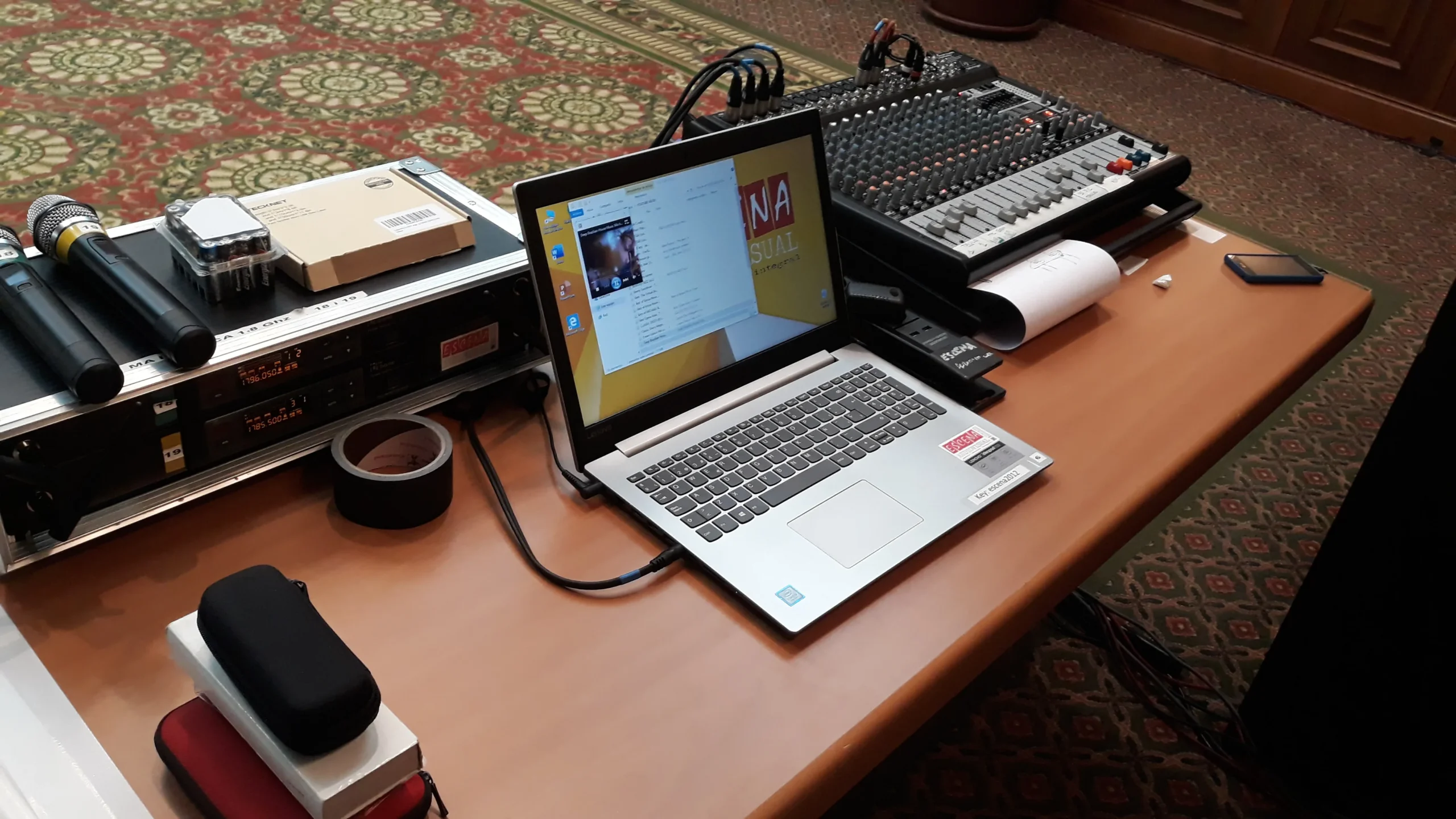 Equipos Y Personal 14 | Escena Audiovisual | Alquiler Material Eventos Mallorca